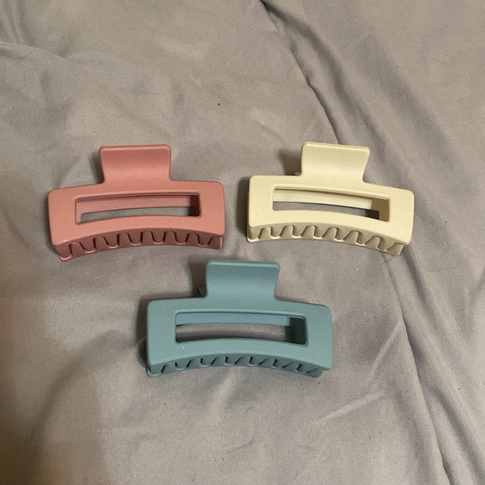 Blue,Pink,White claw clips